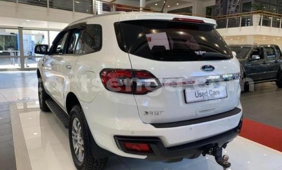 Buy Used Ford Everest White Car in Ezulwini in Hhohho Buy Used Ford Everest White Car in Ezulwini in Hhohho