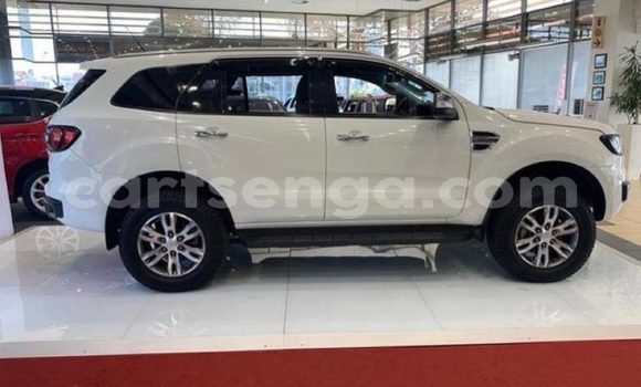Buy Used Ford Everest White Car in Ezulwini in Hhohho Buy Used Ford Everest White Car in Ezulwini in Hhohho