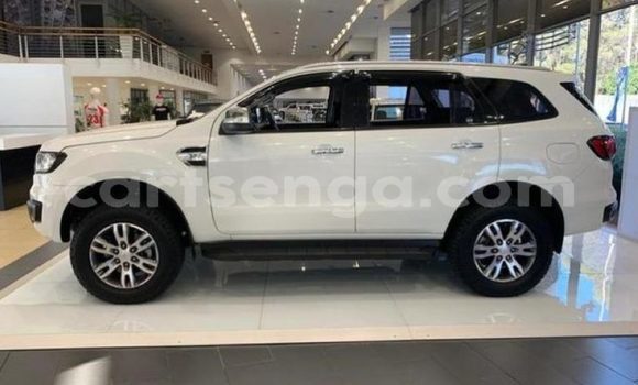 Buy Used Ford Everest White Car in Ezulwini in Hhohho Buy Used Ford Everest White Car in Ezulwini in Hhohho