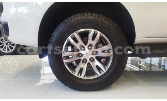 Buy Used Ford Everest White Car in Ezulwini in Hhohho Buy Used Ford Everest White Car in Ezulwini in Hhohho