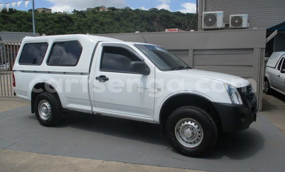 Nunua Ilio tumika Isuzu KB White Gari ndani ya Manzini nchini Manzini Nunua Ilio tumika Isuzu KB White Gari ndani ya Manzini nchini Manzini