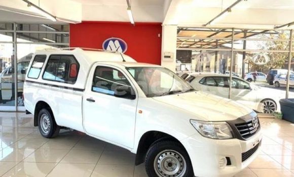 Buy Used Toyota Hilux White Car in Hluti in Shiselweni District Buy Used Toyota Hilux White Car in Hluti in Shiselweni District