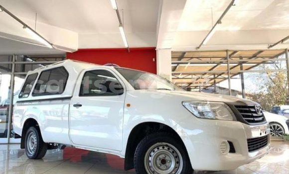 Buy Used Toyota Hilux White Car in Hluti in Shiselweni District Buy Used Toyota Hilux White Car in Hluti in Shiselweni District