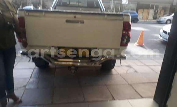 Acheter Occasion Voiture Toyota Hilux Blanc à Bulembu, Hhohho Acheter Occasion Voiture Toyota Hilux Blanc à Bulembu, Hhohho