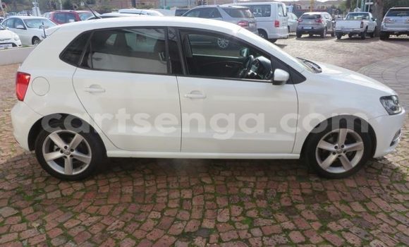 Acheter Occasion Voiture Volkswagen Polo Blanc à Bulembu, Hhohho Acheter Occasion Voiture Volkswagen Polo Blanc à Bulembu, Hhohho