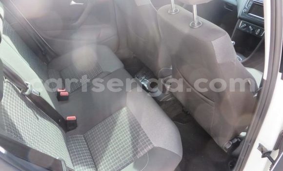 Acheter Occasion Voiture Volkswagen Polo Blanc à Bulembu, Hhohho Acheter Occasion Voiture Volkswagen Polo Blanc à Bulembu, Hhohho