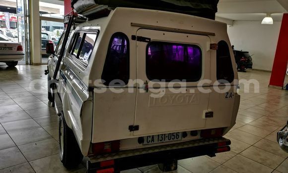 Acheter Occasion Voiture Toyota Hilux Blanc à Big Bend, Lubombo District Acheter Occasion Voiture Toyota Hilux Blanc à Big Bend, Lubombo District