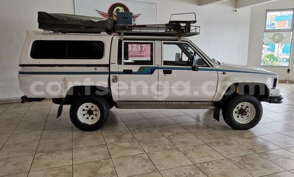 Acheter Occasion Voiture Toyota Hilux Blanc à Big Bend, Lubombo District Acheter Occasion Voiture Toyota Hilux Blanc à Big Bend, Lubombo District