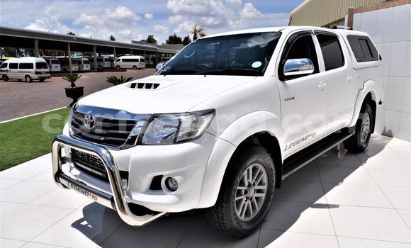 Nunua Ilio tumika Toyota Hilux White Gari ndani ya Big Bend nchini Lubombo Nunua Ilio tumika Toyota Hilux White Gari ndani ya Big Bend nchini Lubombo