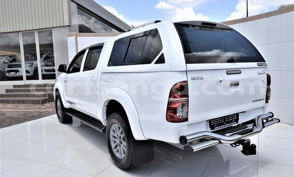 Nunua Ilio tumika Toyota Hilux White Gari ndani ya Big Bend nchini Lubombo Nunua Ilio tumika Toyota Hilux White Gari ndani ya Big Bend nchini Lubombo