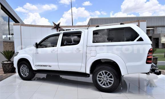 Nunua Ilio tumika Toyota Hilux White Gari ndani ya Big Bend nchini Lubombo Nunua Ilio tumika Toyota Hilux White Gari ndani ya Big Bend nchini Lubombo