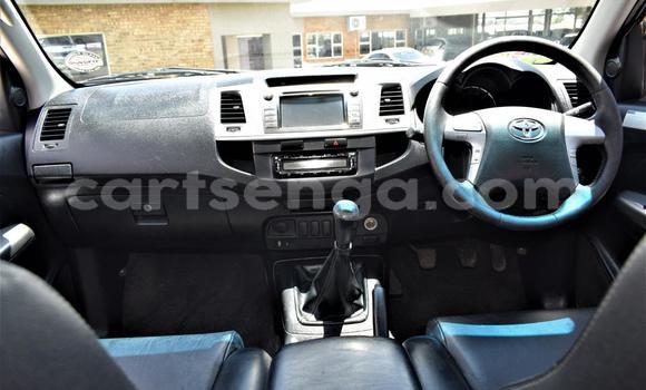 Nunua Ilio tumika Toyota Hilux White Gari ndani ya Big Bend nchini Lubombo Nunua Ilio tumika Toyota Hilux White Gari ndani ya Big Bend nchini Lubombo