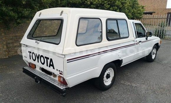 Buy Used Toyota Hilux White Car in Manzini in Manzini Buy Used Toyota Hilux White Car in Manzini in Manzini