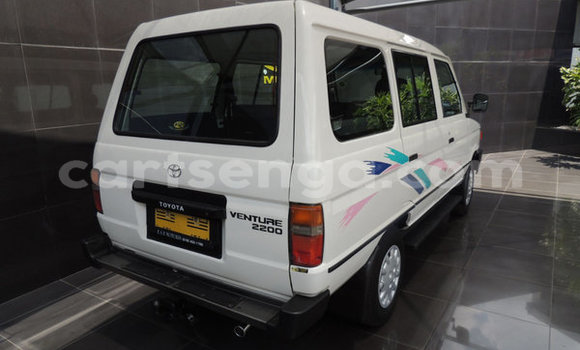 Acheter Occasion Voiture Toyota Verso Blanc à Ezulwini, Hhohho Acheter Occasion Voiture Toyota Verso Blanc à Ezulwini, Hhohho