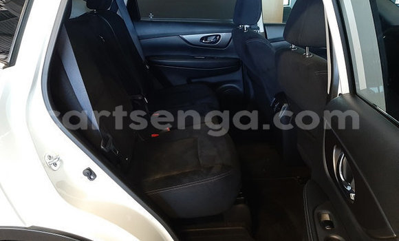 Nunua Ilio tumika Nissan X–Trail White Gari ndani ya Mbabane nchini Manzini Nunua Ilio tumika Nissan X–Trail White Gari ndani ya Mbabane nchini Manzini