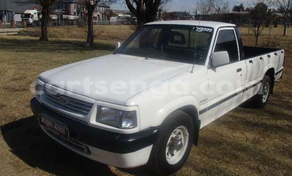 Buy Used Ford Cougar White Car in Bulembu in Hhohho Buy Used Ford Cougar White Car in Bulembu in Hhohho