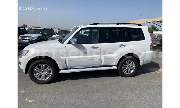 Nunua Imported Mitsubishi Pajero White Gari ndani ya Import - Dubai nchini Hhohho Nunua Imported Mitsubishi Pajero White Gari ndani ya Import - Dubai nchini Hhohho