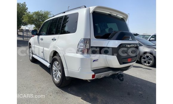 Nunua Imported Mitsubishi Pajero White Gari ndani ya Import - Dubai nchini Hhohho Nunua Imported Mitsubishi Pajero White Gari ndani ya Import - Dubai nchini Hhohho