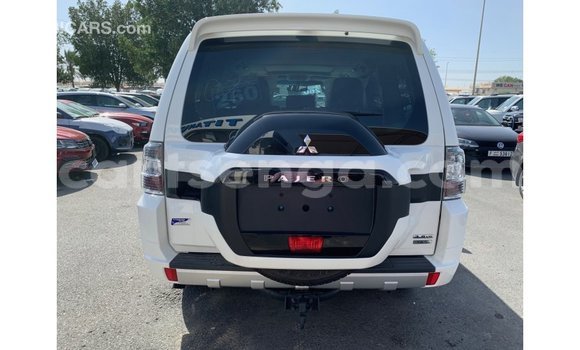 Nunua Imported Mitsubishi Pajero White Gari ndani ya Import - Dubai nchini Hhohho Nunua Imported Mitsubishi Pajero White Gari ndani ya Import - Dubai nchini Hhohho