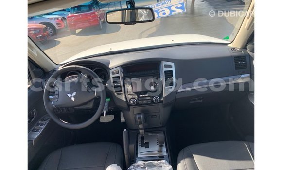 Nunua Imported Mitsubishi Pajero White Gari ndani ya Import - Dubai nchini Hhohho Nunua Imported Mitsubishi Pajero White Gari ndani ya Import - Dubai nchini Hhohho