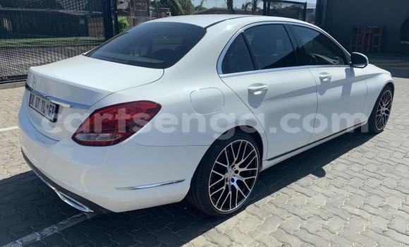 Acheter Occasion Voiture Mercedes‒Benz C–Class Blanc à Big Bend, Lubombo Acheter Occasion Voiture Mercedes‒Benz C–Class Blanc à Big Bend, Lubombo