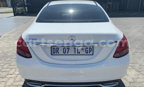 Acheter Occasion Voiture Mercedes‒Benz C–Class Blanc à Big Bend, Lubombo Acheter Occasion Voiture Mercedes‒Benz C–Class Blanc à Big Bend, Lubombo