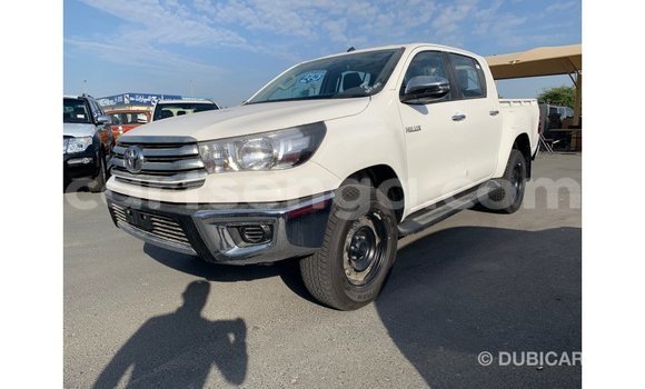 Nunua Imported Toyota Hilux White Gari ndani ya Import - Dubai nchini Hhohho Nunua Imported Toyota Hilux White Gari ndani ya Import - Dubai nchini Hhohho