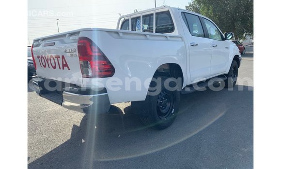 Nunua Imported Toyota Hilux White Gari ndani ya Import - Dubai nchini Hhohho Nunua Imported Toyota Hilux White Gari ndani ya Import - Dubai nchini Hhohho