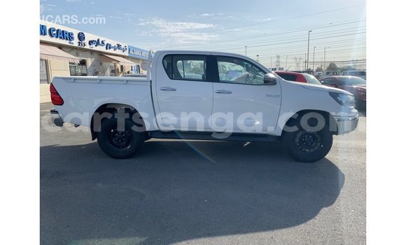 Nunua Imported Toyota Hilux White Gari ndani ya Import - Dubai nchini Hhohho Nunua Imported Toyota Hilux White Gari ndani ya Import - Dubai nchini Hhohho