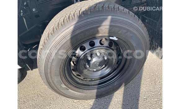 Nunua Imported Toyota Hilux White Gari ndani ya Import - Dubai nchini Hhohho Nunua Imported Toyota Hilux White Gari ndani ya Import - Dubai nchini Hhohho