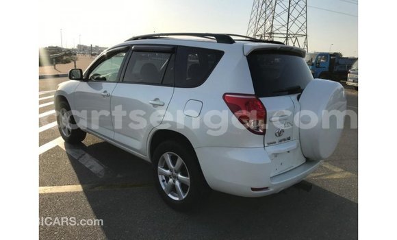Buy Import Toyota 4Runner White Car in Import - Dubai in Hhohho Buy Import Toyota 4Runner White Car in Import - Dubai in Hhohho
