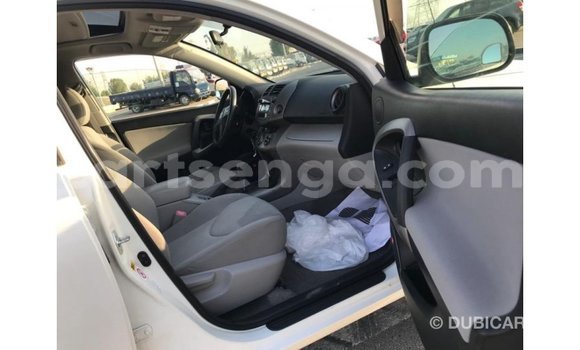 Buy Import Toyota 4Runner White Car in Import - Dubai in Hhohho Buy Import Toyota 4Runner White Car in Import - Dubai in Hhohho