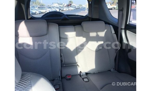 Buy Import Toyota 4Runner White Car in Import - Dubai in Hhohho Buy Import Toyota 4Runner White Car in Import - Dubai in Hhohho