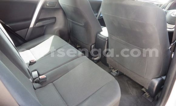 Acheter Occasion Voiture Toyota RAV4 Blanc à Big Bend, Lubombo District Acheter Occasion Voiture Toyota RAV4 Blanc à Big Bend, Lubombo District