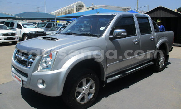 Nunua Ilio tumika Isuzu KB White Gari ndani ya Ezulwini nchini Hhohho Nunua Ilio tumika Isuzu KB White Gari ndani ya Ezulwini nchini Hhohho