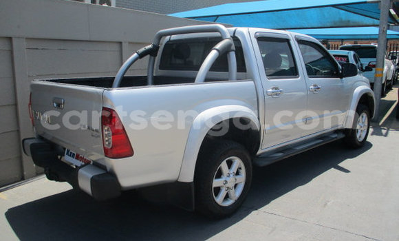 Nunua Ilio tumika Isuzu KB White Gari ndani ya Ezulwini nchini Hhohho Nunua Ilio tumika Isuzu KB White Gari ndani ya Ezulwini nchini Hhohho