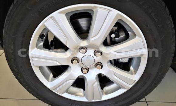 Nunua Ilio tumika Land Rover Discovery White Gari ndani ya Ezulwini nchini Hhohho Nunua Ilio tumika Land Rover Discovery White Gari ndani ya Ezulwini nchini Hhohho