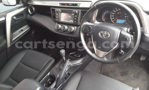 Nunua Ilio tumika Toyota RAV4 White Gari ndani ya Ezulwini nchini Hhohho Nunua Ilio tumika Toyota RAV4 White Gari ndani ya Ezulwini nchini Hhohho