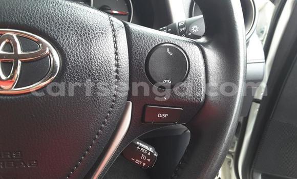 Nunua Ilio tumika Toyota RAV4 White Gari ndani ya Ezulwini nchini Hhohho Nunua Ilio tumika Toyota RAV4 White Gari ndani ya Ezulwini nchini Hhohho