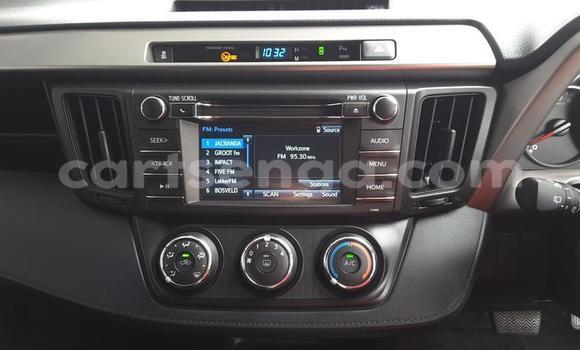 Nunua Ilio tumika Toyota RAV4 White Gari ndani ya Ezulwini nchini Hhohho Nunua Ilio tumika Toyota RAV4 White Gari ndani ya Ezulwini nchini Hhohho