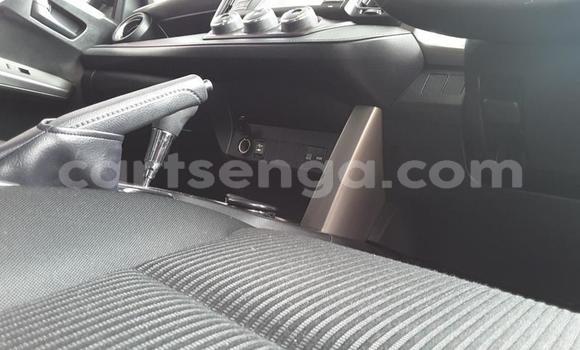 Nunua Ilio tumika Toyota RAV4 White Gari ndani ya Ezulwini nchini Hhohho Nunua Ilio tumika Toyota RAV4 White Gari ndani ya Ezulwini nchini Hhohho