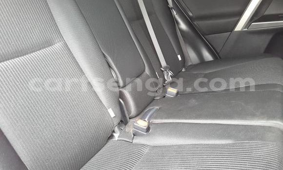 Nunua Ilio tumika Toyota RAV4 White Gari ndani ya Ezulwini nchini Hhohho Nunua Ilio tumika Toyota RAV4 White Gari ndani ya Ezulwini nchini Hhohho