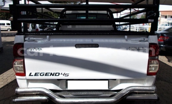 Buy Used Toyota Hilux White Car in Ezulwini in Hhohho Buy Used Toyota Hilux White Car in Ezulwini in Hhohho