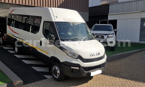 Acheter Occasion Voiture IVECO Massif Blanc à Ezulwini, Hhohho Acheter Occasion Voiture IVECO Massif Blanc à Ezulwini, Hhohho