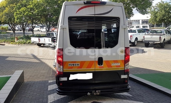 Acheter Occasion Voiture IVECO Massif Blanc à Ezulwini, Hhohho Acheter Occasion Voiture IVECO Massif Blanc à Ezulwini, Hhohho