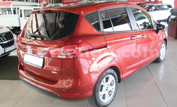 Acheter Occasion Voiture Ford B-MAX Rouge à Ezulwini, Hhohho Acheter Occasion Voiture Ford B-MAX Rouge à Ezulwini, Hhohho