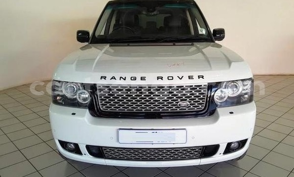 Nunua Ilio tumika Land Rover Range Rover White Gari ndani ya Ezulwini nchini Hhohho Nunua Ilio tumika Land Rover Range Rover White Gari ndani ya Ezulwini nchini Hhohho