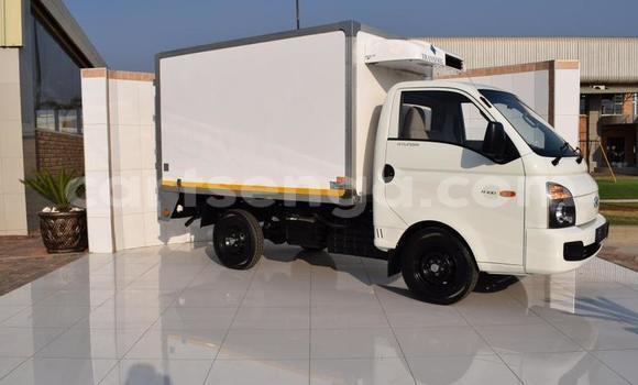 Buy Used Hyundai H200 White Car in Ezulwini in Hhohho Buy Used Hyundai H200 White Car in Ezulwini in Hhohho