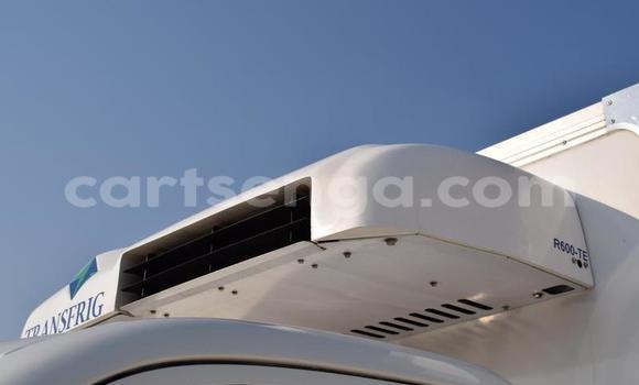 Buy Used Hyundai H200 White Car in Ezulwini in Hhohho Buy Used Hyundai H200 White Car in Ezulwini in Hhohho