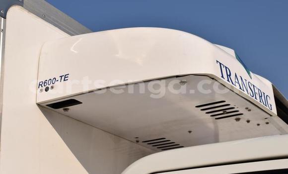 Buy Used Hyundai H200 White Car in Ezulwini in Hhohho Buy Used Hyundai H200 White Car in Ezulwini in Hhohho